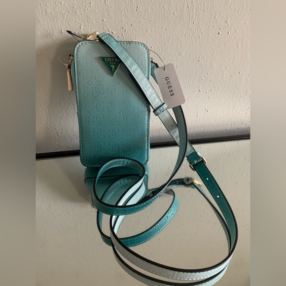 Guess Mini Crossbody - Picture 1 of 14